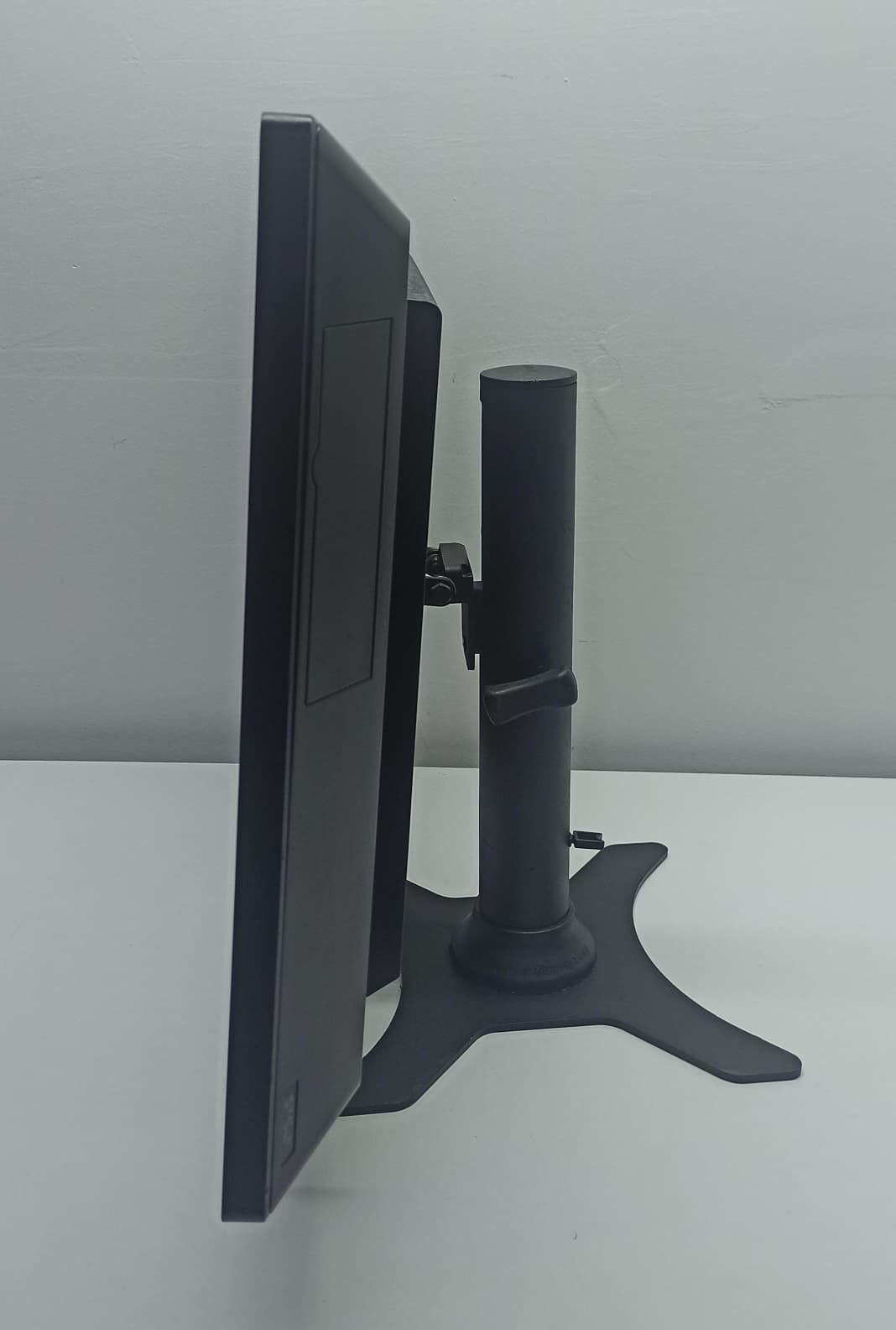 2.EL AIO LENOVO THİNK CENTER M92PZ İ5 3.NESİL 8GB RAM 120GB SSD O/B VGA