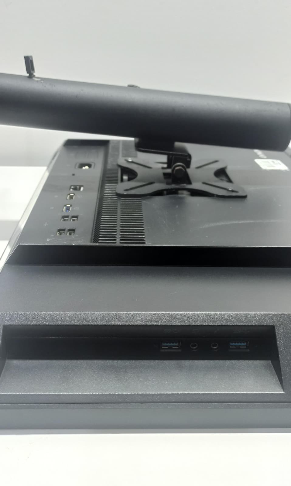 2.EL AIO LENOVO THİNK CENTER M92PZ İ5 3.NESİL 8GB RAM 120GB SSD O/B VGA