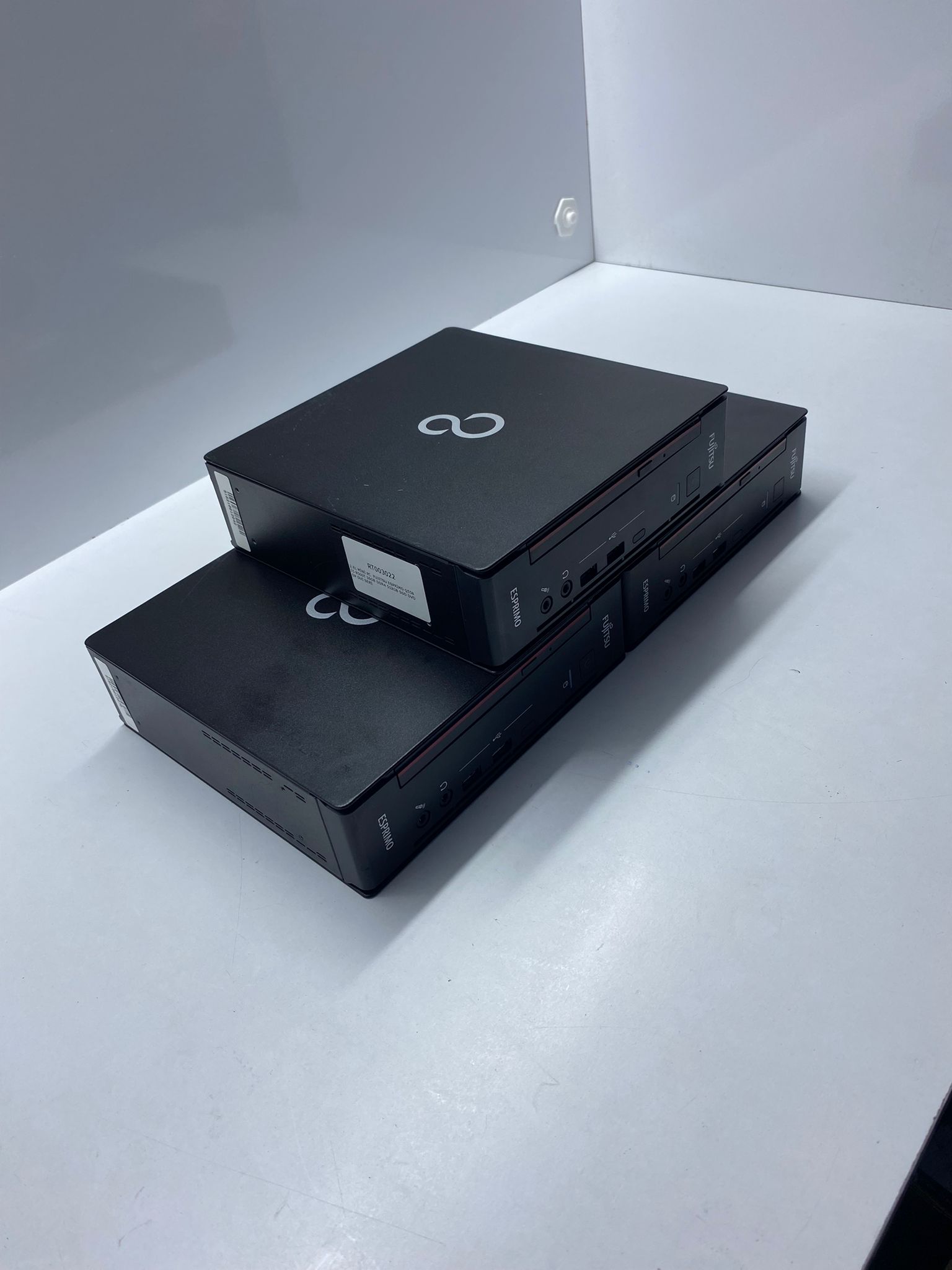 2.EL MİNİ PC  FUJITSU ESPRİMO Q558 İ5 8500T 16GB DDR4 512GB SSD DVD DP DVI SERİ