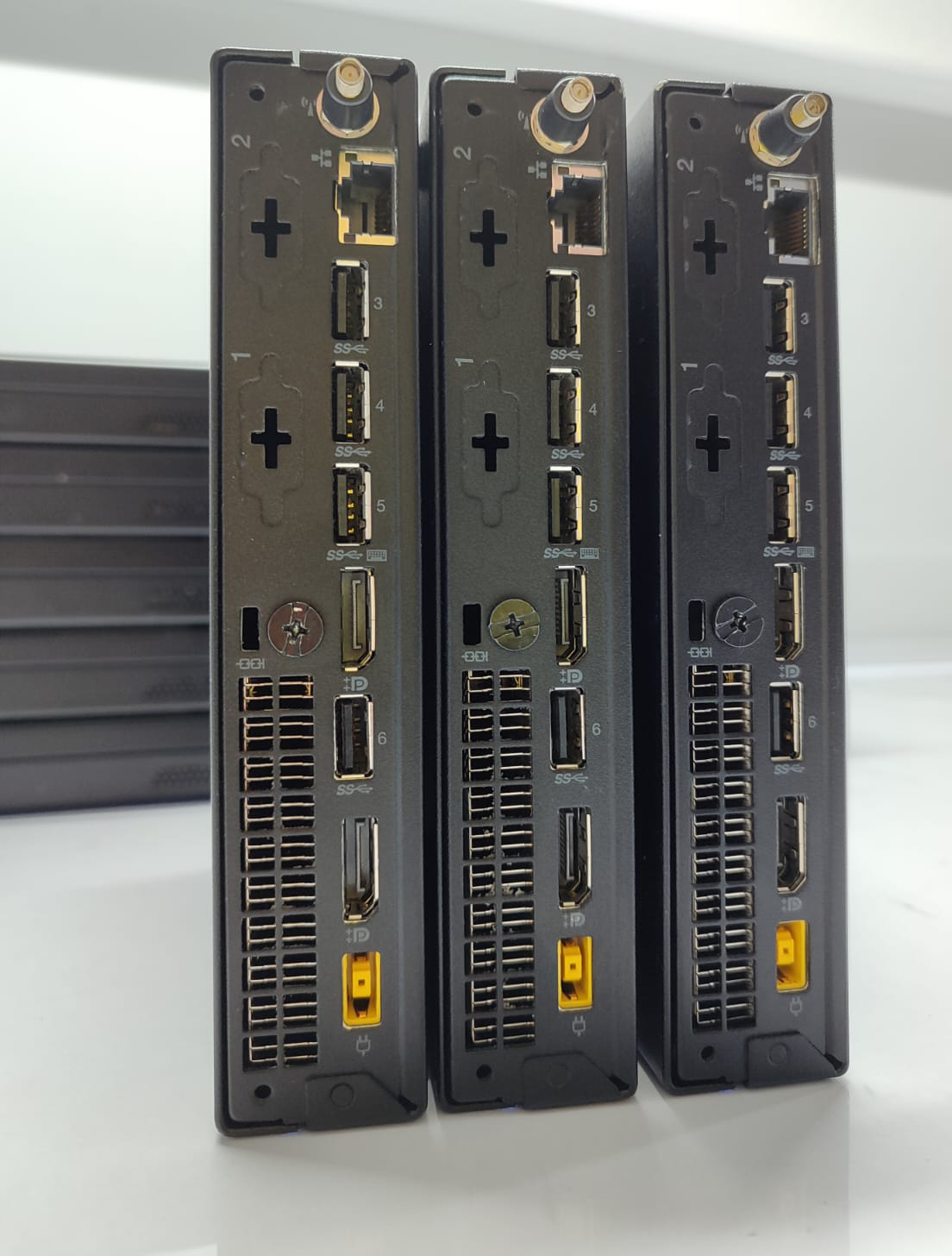 2.EL MİNİ PC LENOVO THİNKCENTER M710Q İ5 6.NESİL 8GB RAM 256GB SSD DİSPLAY