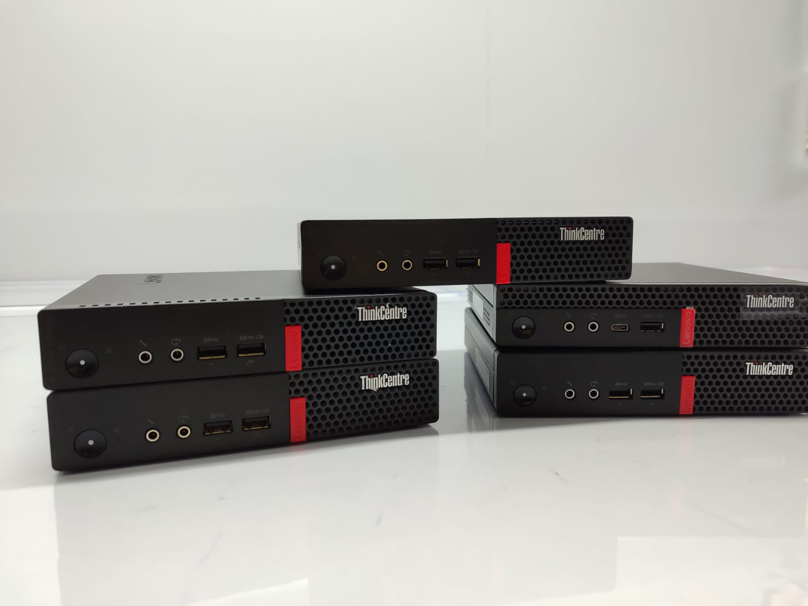 2.EL MİNİ PC LENOVO THİNKCENTER M910Q İ5 6.NESİL 8GB RAM 256GB SSD DİSPLAY