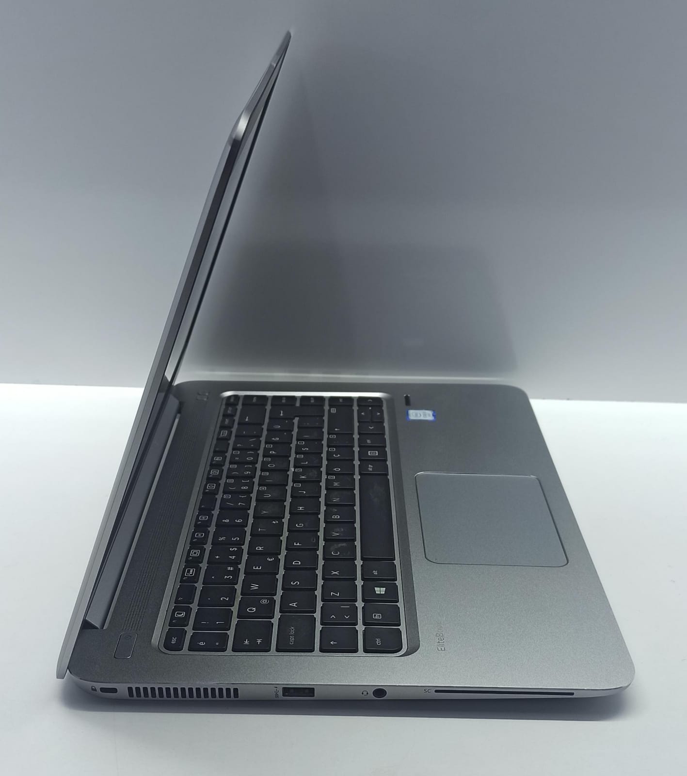 2.EL NB ''14 HP ELITEBOOK FOLIO 1040 G3 İ5 6.NESİL 8GB RAM 256GB M2